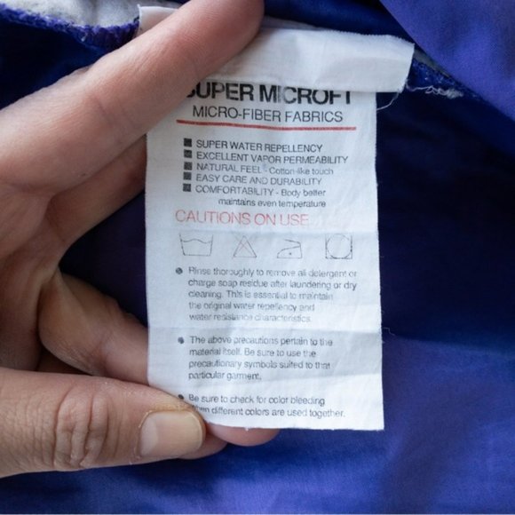 COPY - MEC Vintage 1990s Reflective Cycling Rain Jacket - Picture 13 of 15